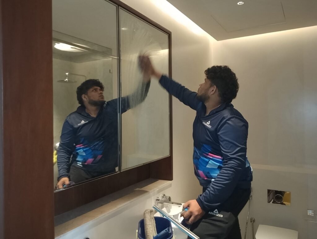 mirror cleaning
